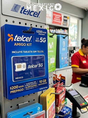 Comprar una tarjeta SIM física de Telcel en una tienda de conveniencia en México