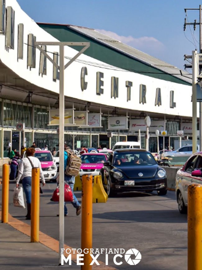 Fachada principal de la Central de Autobuses del Norte en Ciudad de México
