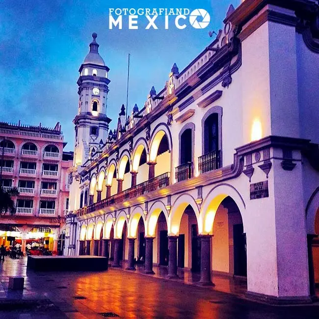 ¿Qué puedes ver y hacer en la Plaza de la Constitución o de Armas en Veracruz?