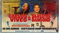 Los cantantes Carlos Vives y Silvestre Dangond interpretando música vallenata en vivo sobre el escenario del Estadio GNP Seguros